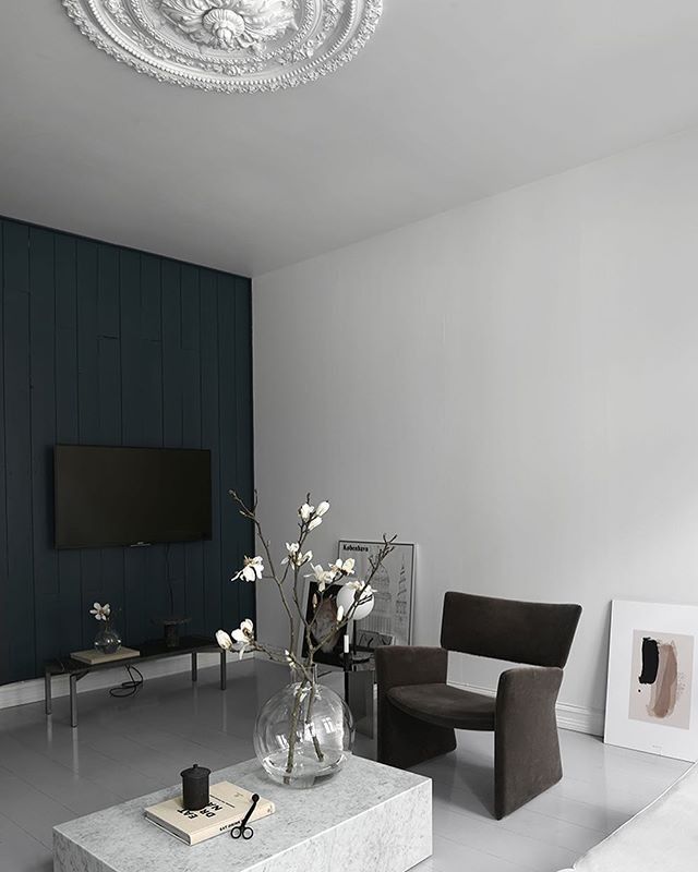 Crown Easy Chair