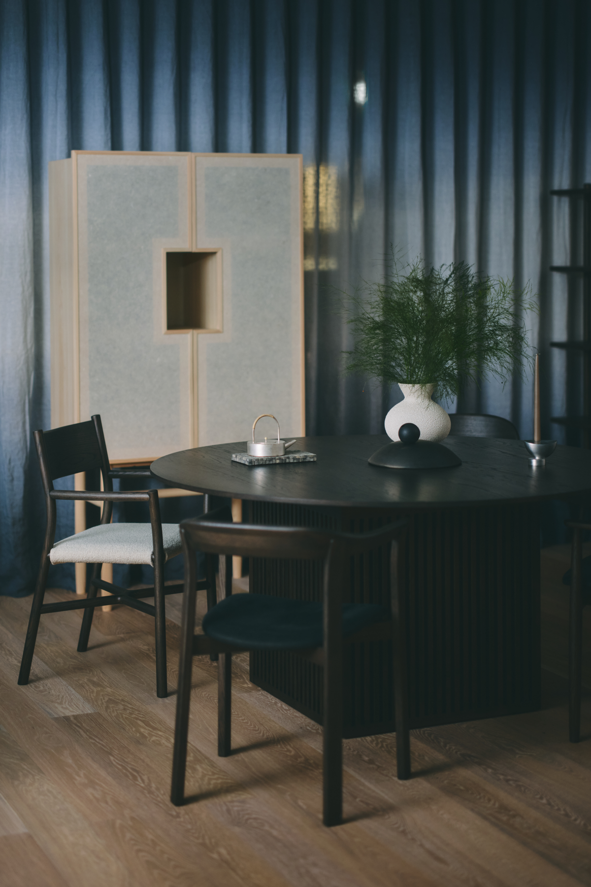 Lattice Round Table