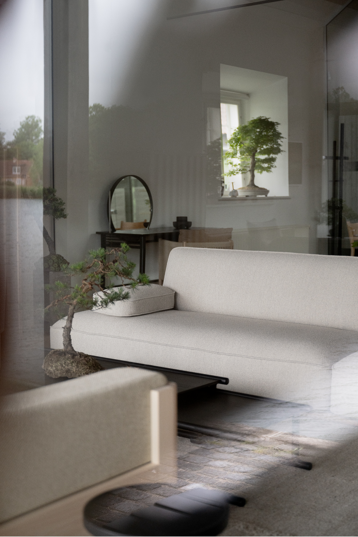 Hoyo Sofa Ottoman